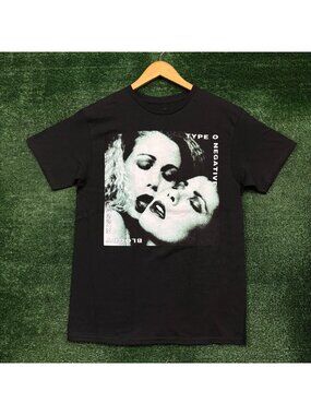 Type O Negative Bloody Kisses Album Cover T-Shirt Size Medium